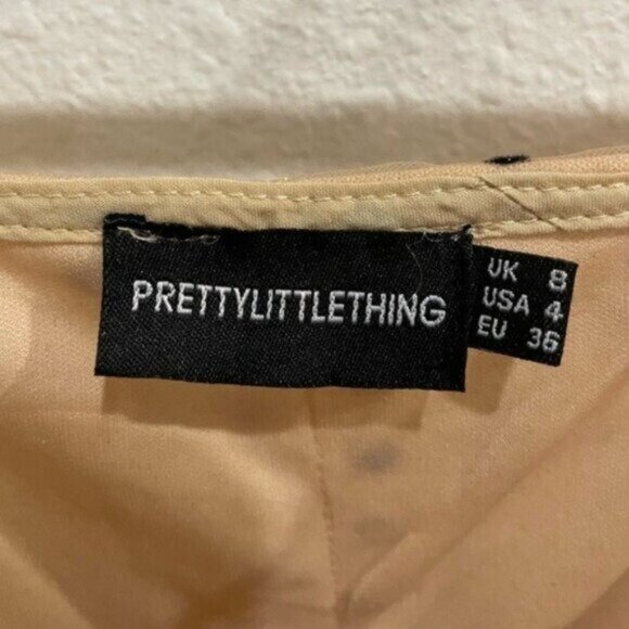 New PrettyLittleThing Lace Feminine Bodycon Mini Dress Ruffle Party Sweetheart - Picture 5 of 8